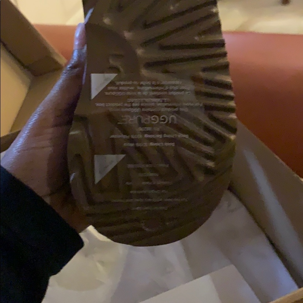 ugg boots - Picture 3 of 4